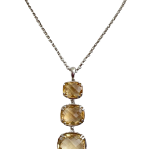 Collana con pietre naturali