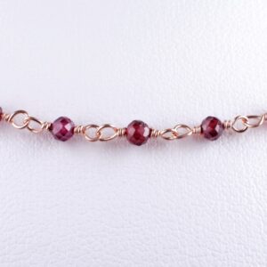 Rosary chain with facetted garnet