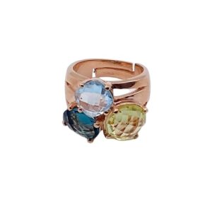 Anello con tre pietre a fascia larga