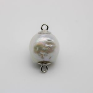 Magnetic pearl clasp