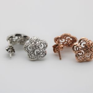 Earrings flower decorated