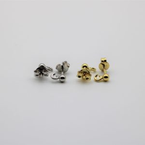Stud earrings with ball